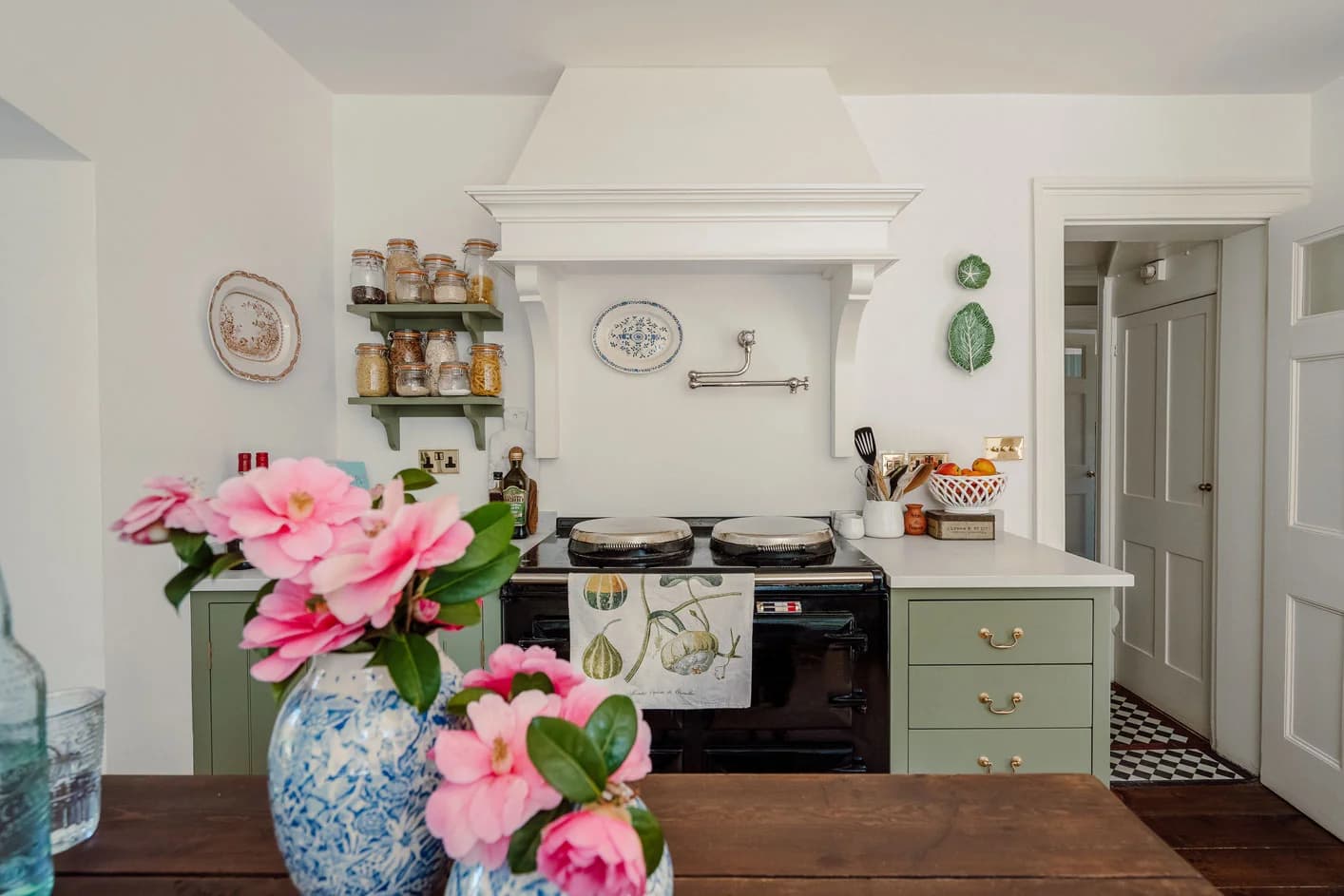Quartz Resin Binders Explained: What Holds Your Countertop Together