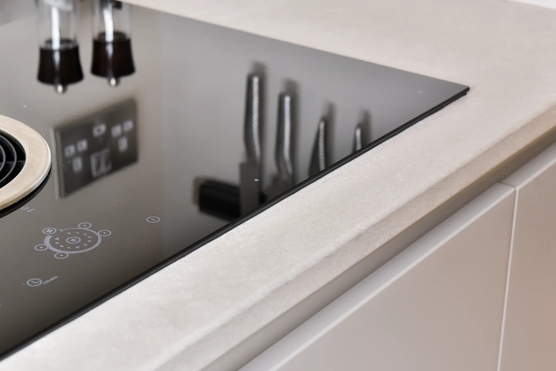 The Science Behind Quartz Durability: Why It Resists Chips, Stains & Scratches